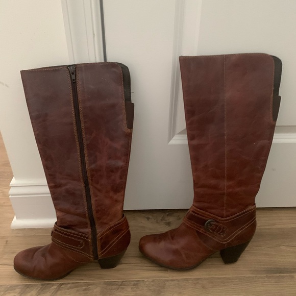 Women’s Boots - Picture 1 of 4